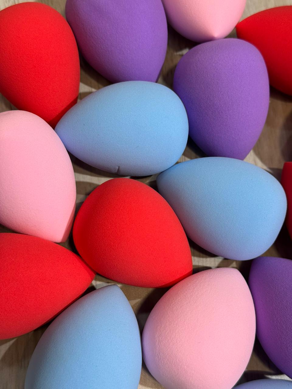 makeup blenders in multi colour
